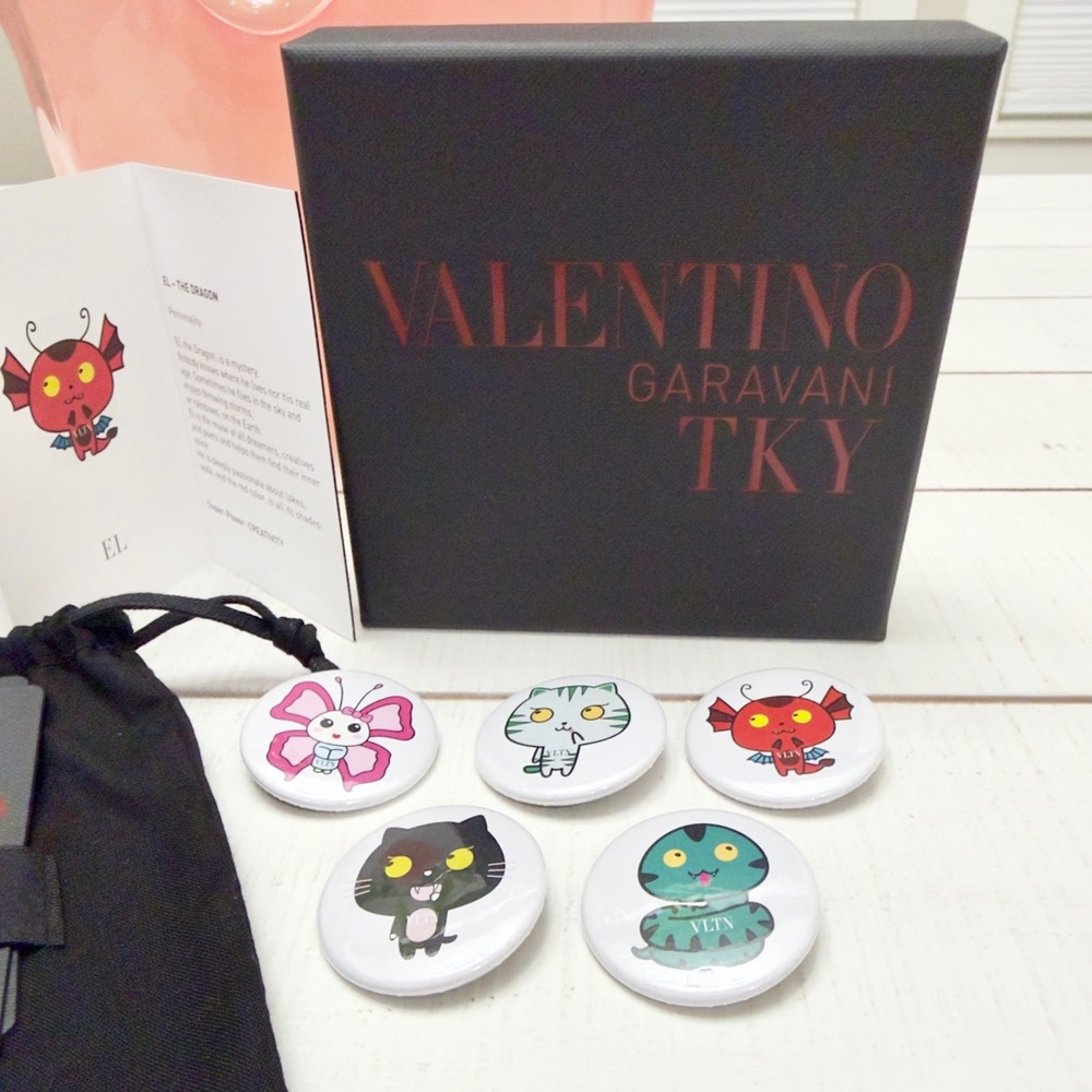 Valentino Garavani Tokyo Pins Collectors Set
